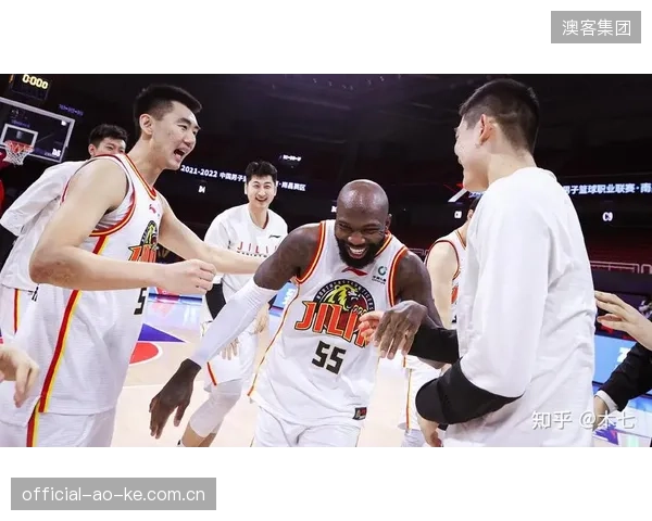 未来三年,CBA与中超俱乐部将加速推动股权多元化改革,引入更多社会资本以优化治理结构 未来三年,CBA与中超俱乐部将加速推动股权多元化改革,引入更多社会资本以优化治理结构